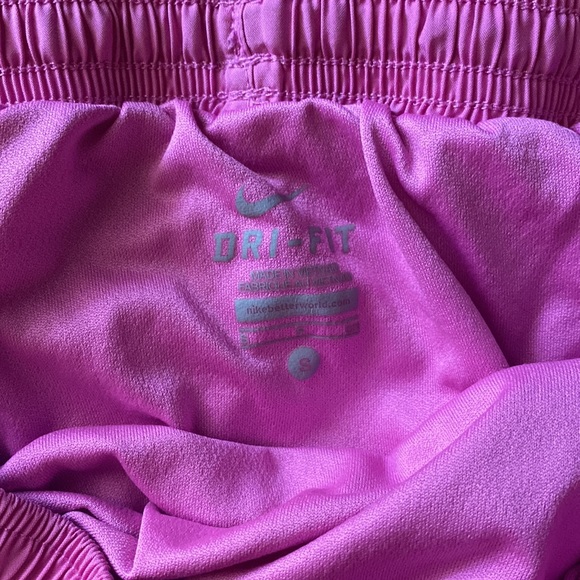 Nike pink running shorts - Picture 2 of 4